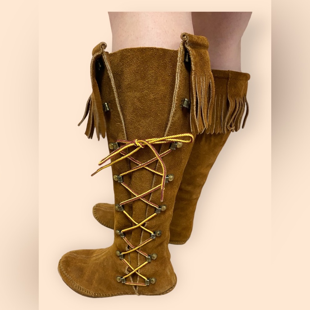 Handmade Suede Leather Lace Up Fringe Moccasins runs narrow